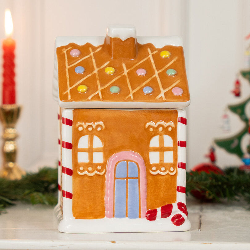 COOKIE JAR SHAPED AS GINGERBREAD HOUSE LARGE | Flying Tiger Türkiye