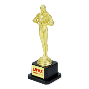 STATUE LOVE OF THE YEAR