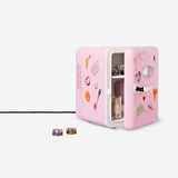 Sticker Detaylı Pembe Mini Kozmetik Buzdolabı