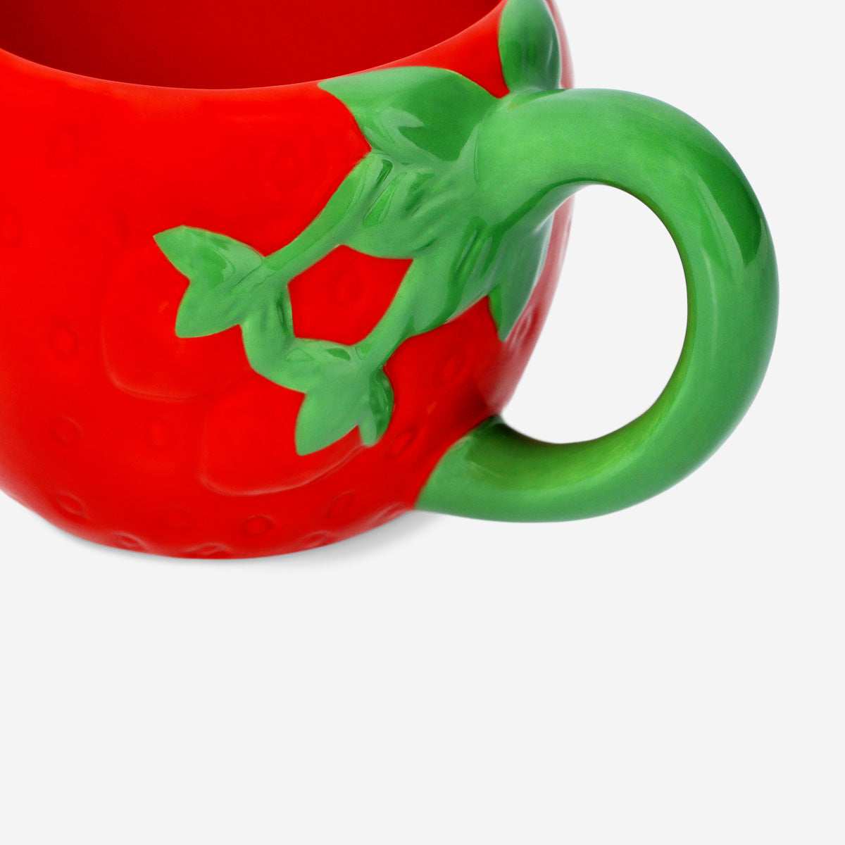 MUG W HANDLE STRAWBERRY SHAPE RED AND GREEN