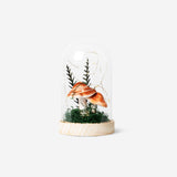 LAMP IN GLASS DOME W SCENERY