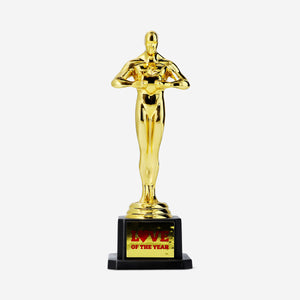 STATUE LOVE OF THE YEAR