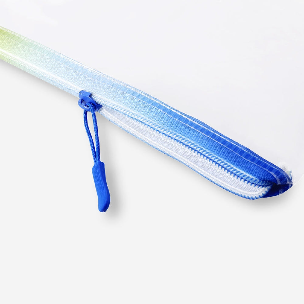 Pencil case with gradient zipper