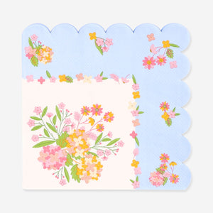 Floral napkins with scalloped edges - 16 pcs