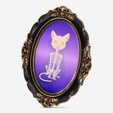 Haunted picture in oval frame - 34 cm