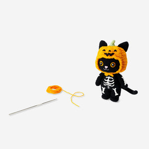 DIY crochet Halloween cat 