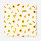 Napkins with autumn print and scalloped edges - 16 pcs