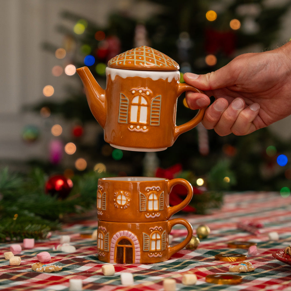 TEAPOT AND 2 MUGS SET SHAPED AS GINGERBREAD HOUSE