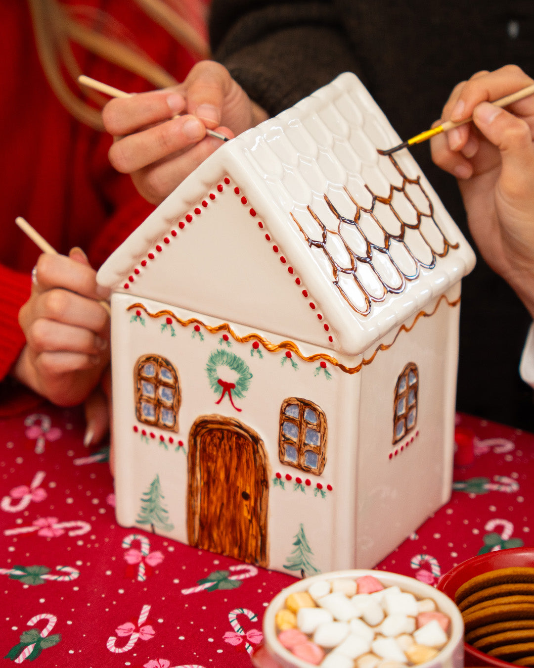 pAINT YOURSELF COOKIE JAR GINGERBREAD HOUSE | Flying Tiger Türkiye