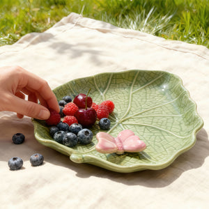 PLATE GREEN LEAF WITH EMBOSSED BUTTERFLY